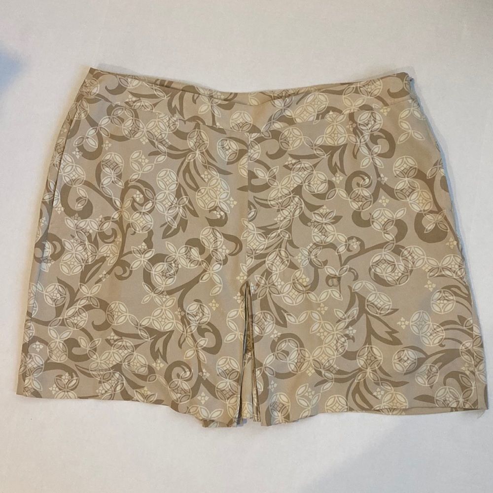 Liz Claiborne golf/pickleball front pleat skort size 18
